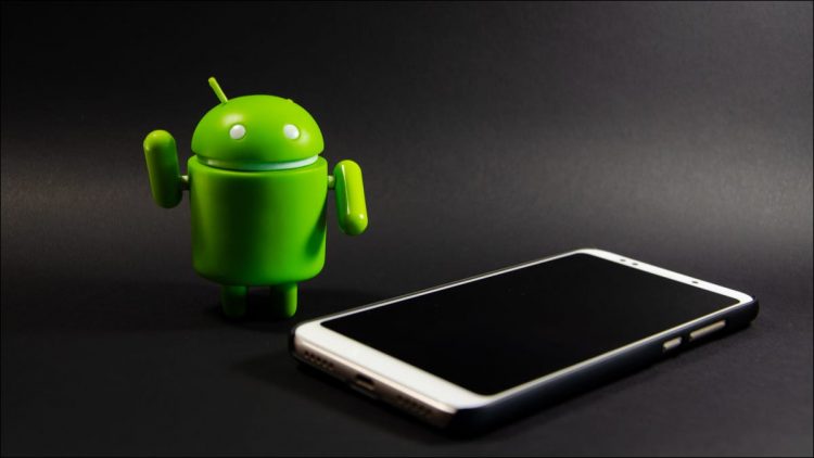 Android robot and phone.