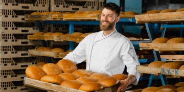 How to Become a Qualified Baker: A Full Guide