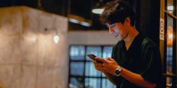 How to Buy a New Smartphone and A Mobile Plan?