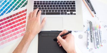 Create marketing logos that'll make your business shine with Robolly