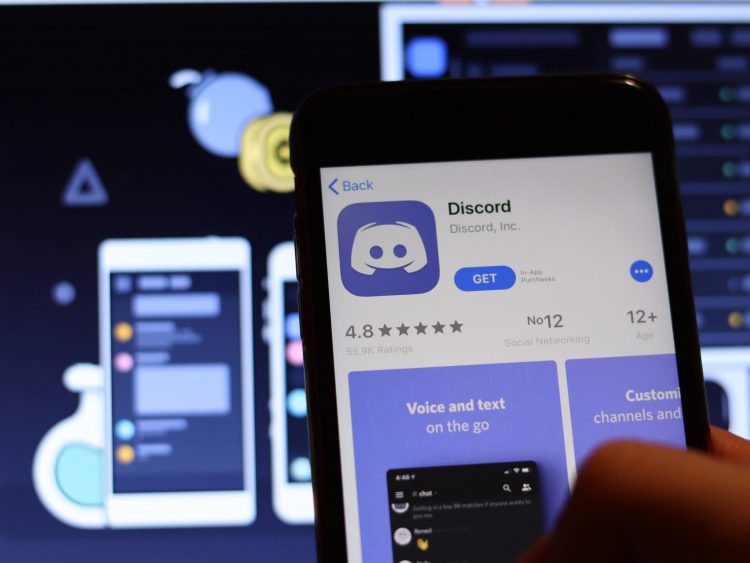 Hackers are turning to Discord and Twitter for their phishing scams
