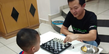 How Allianz HealthInsured medical insurance plan protects parents