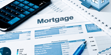 Mortgage plan with calculator and pie charts