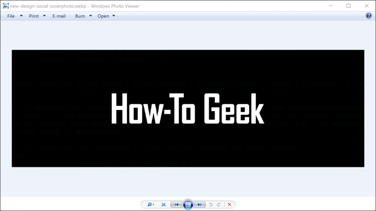 How-To Geek Header Image displayed in Windows Photo Viewer.