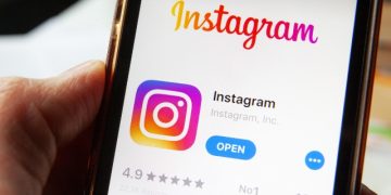 Instagram faces backlash for TikTok-like features, to pause certain features users complained about (2)
