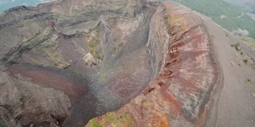 Selfie-Taking Tourist Loses Phone On Top Of Mount Vesuvius, Falls Into Crater While Retrieving It