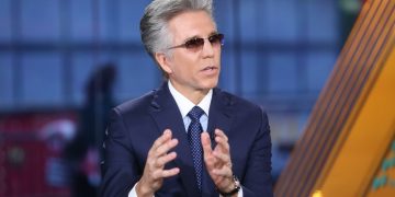 ServiceNow sinks after CEO warns global tech firms won't be able to outrun strong dollar