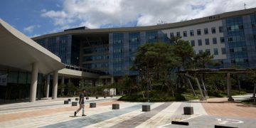 South Korea to cut public sector after growth under liberal gov’t | Business and Economy