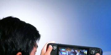 Steam Deck Review: A Game Console for the Quintessential Gamer