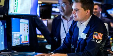 Stocks fall after Walmart's profit warning, dragging other retail names lower