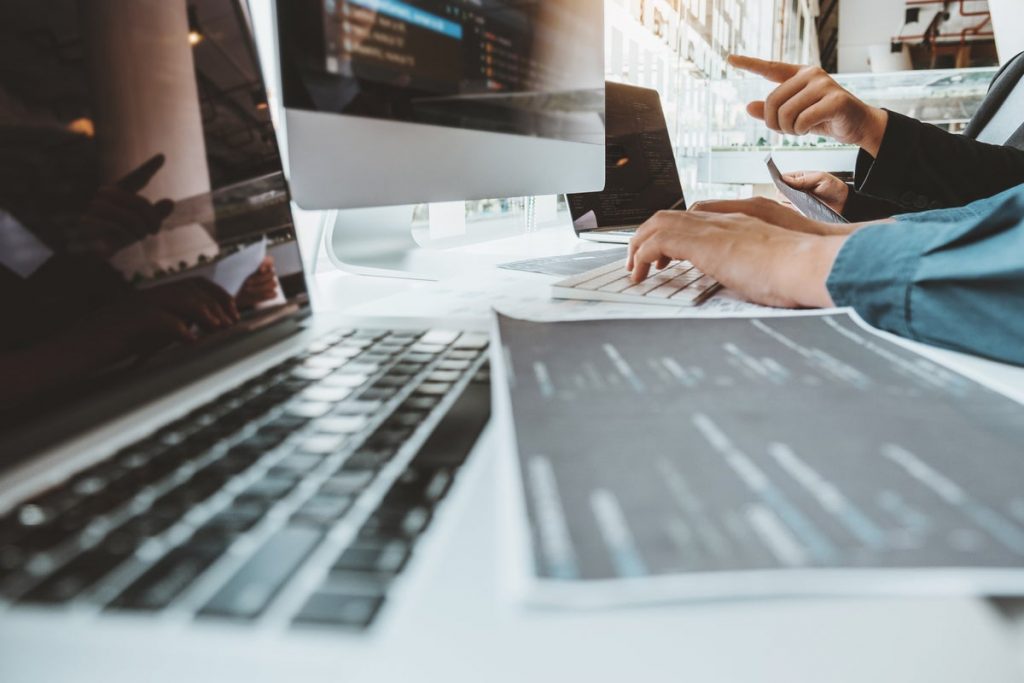 What is Visual Studio Code? Microsoft’s extensible code editor - Geeky ...