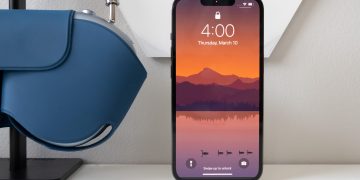 Base iPhone 14 models to use different grade materials for OLED panels over Pro models