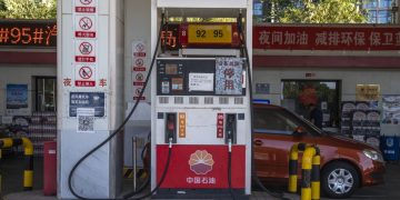 China’s oil giants post record profits on surging fuel prices | Business and Economy