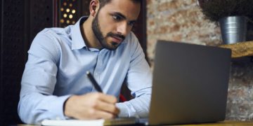 How to Juggle Online Study With a Busy Lifestyle