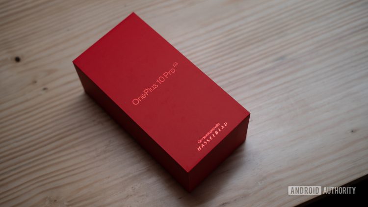 OnePlus 10 Pro box side angle