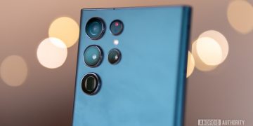 Samsung Galaxy S22 Ultra camera housing