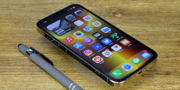 Leaker shares iPhone 14 Pro hands-on preview with pre-release devices
