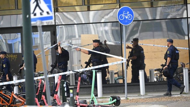 Shooting at Swedish shopping centre kills one and injures another