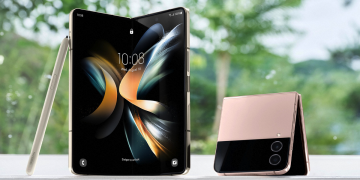 The Galaxy Z Flip 4 and Galaxy Z Fold 4 on a table.