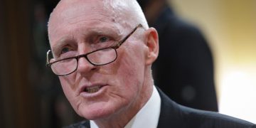 Trump lashes out at ‘weak’ Arizona GOP House speaker after fierce criticism