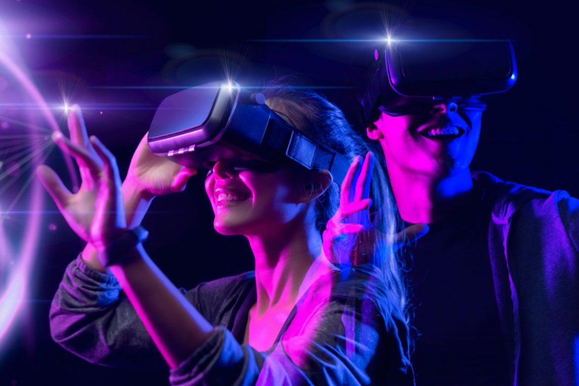 Virtual Reality Headsets How Do They Work? Geeky Insider