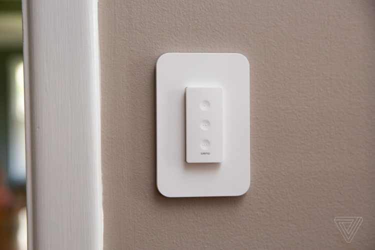 Wemo Stage Scene Controller review: a smarter light switch for an Apple smart home