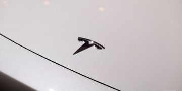 YouTube removes video that tests Tesla’s Full Self-Driving beta against real kids