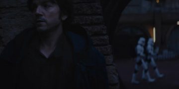 Andor hides from Stormtroopers