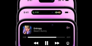Examples of Dynamic Island animation on iPhone 14 Pro.