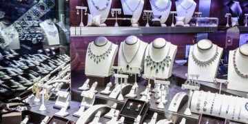 Expect big holiday sales on everything but the bling