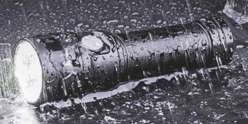 GeekDad Daily Deal: 2200 Lumen USB Rechargeable Flashlight