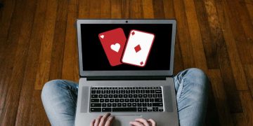 Microsoft Solitaire Collection Not Working in Windows? 10 Fixes to Try