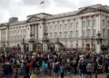 Souvenir Sales Rise Near Buckingham Palace As UK Mourns Queen's Death