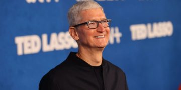 Tim Cook's Solution to Green Bubbles Is to Just Buy an iPhone