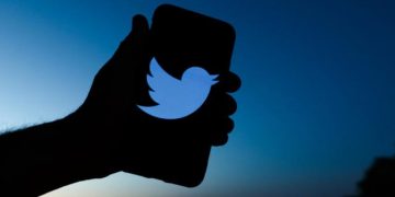 Twitter is testing a ‘share to WhatsApp’ function in India, special button appears for some users