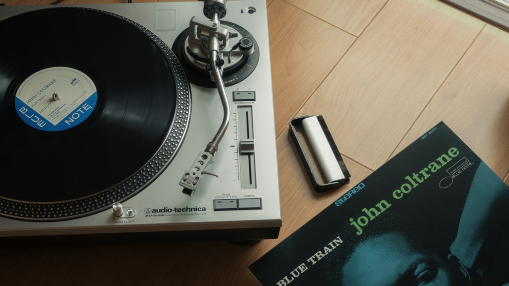What’s the Difference Between a Turntable and a Record Player? Review