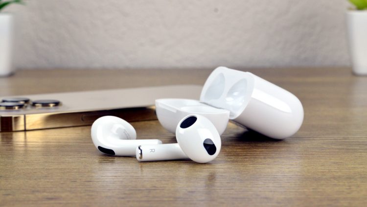 iOS 16 will tell you if your AirPods are fake