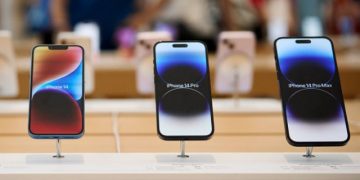 Apple could bring USB-C to AirPods & iPhones by 2024, but won't keep them for long