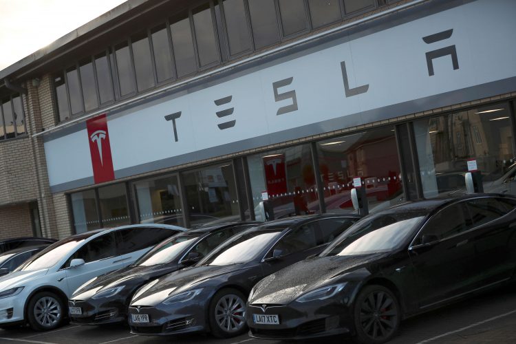 Wall Street analysts are divided after Tesla's third-quarter deliveries miss