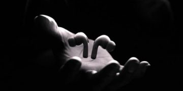 Apple wants to shift a major chunk of AirPods & Beats production to India, asks suppliers to shift resources