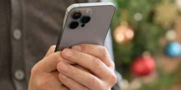 Black marketers, and private sellers are minting money owing to shortage of iPhone 14 Pro series