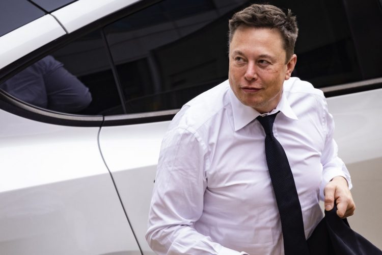 Elon Musk Twitter deal closes Thursday night