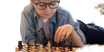 GeekDad Daily Deal: Square Off - World's Smartest Chessboard