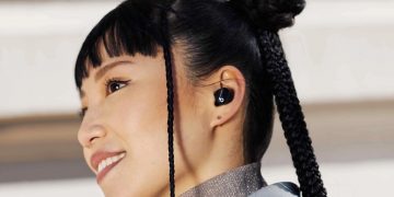 Get these noise-cancelling wireless headphones for under $150