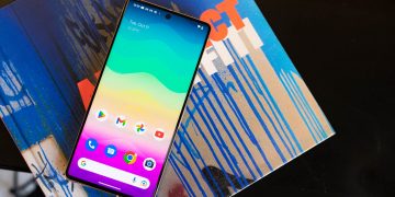 Pixel 7 Pro hazel top down view with display on