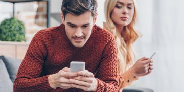 How To Catch Your Boyfriend Cheating On Social Media: Tips And Tricks