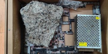 Mangalore man receives stone and e-waste from Flipkart, after ordering a laptop
