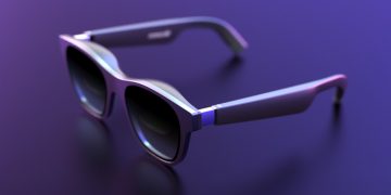 Revolutionary smart glasses let deaf people see conversations in real-time