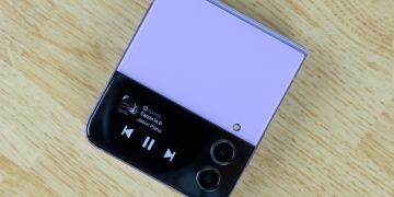 Samsung Galaxy Z Flip 4 review: the foldable for everyone