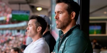 Ryan Reynolds and Rob McElhenney in Welcome to Wrexham